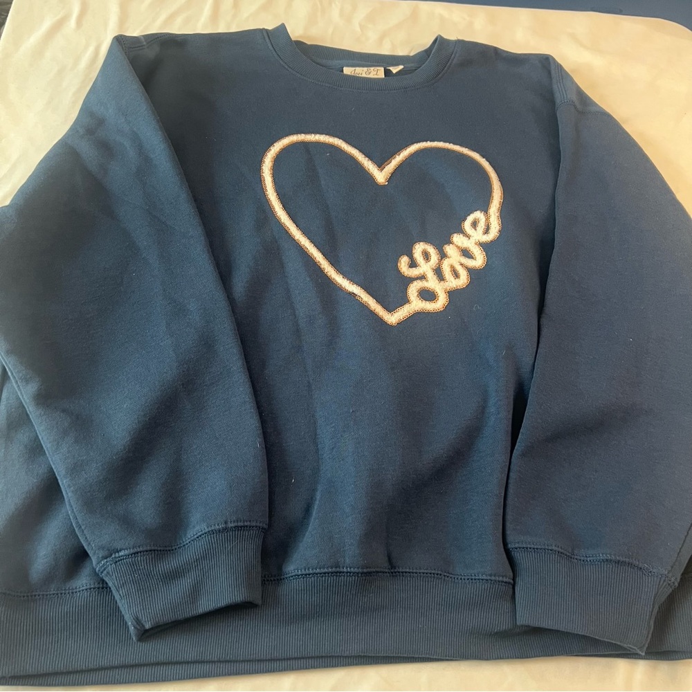 NWT Joei & T‎ Blue Heart Love Embroidered Crewneck Cozy Sweatshirt Women’s Large